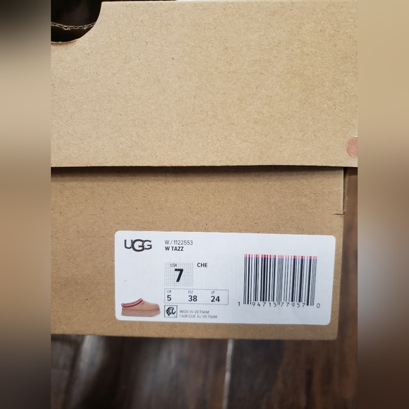 UGG Tazz Platform - Picture 5 of 5